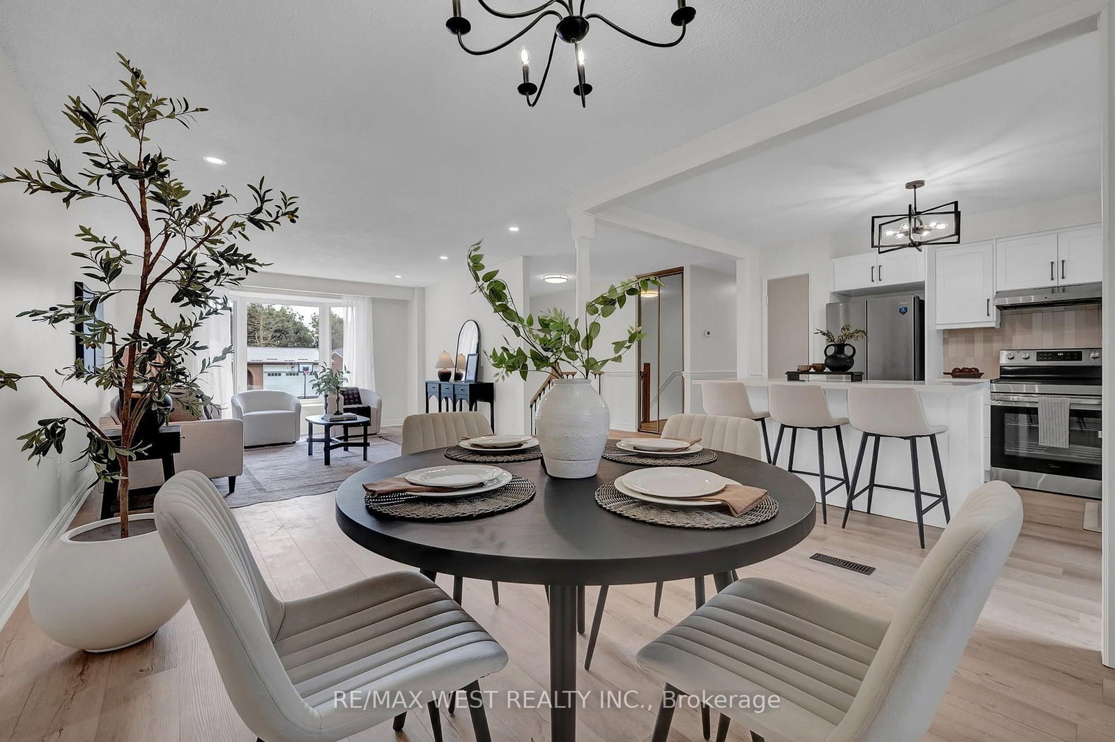 4 Flemington Court • Whitby, ON photo 23
