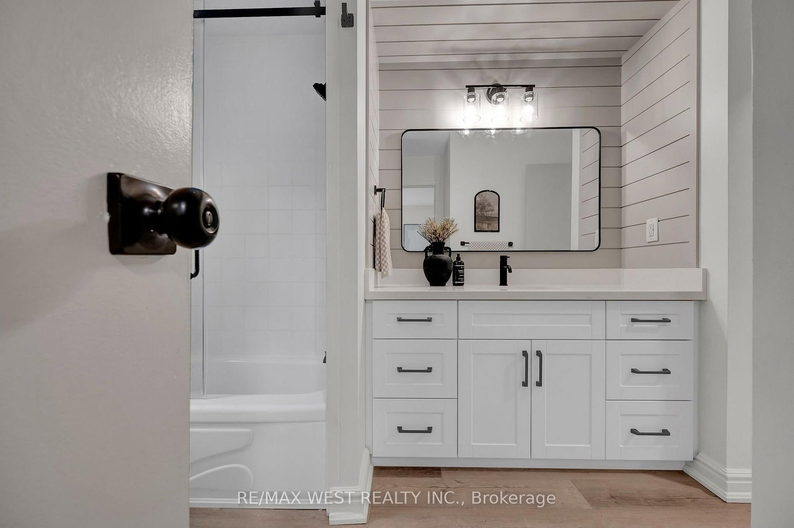 4 Flemington Court • Whitby, ON photo 25