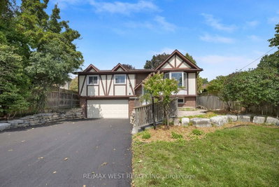 4 Flemington Court • Whitby, ON photo 3