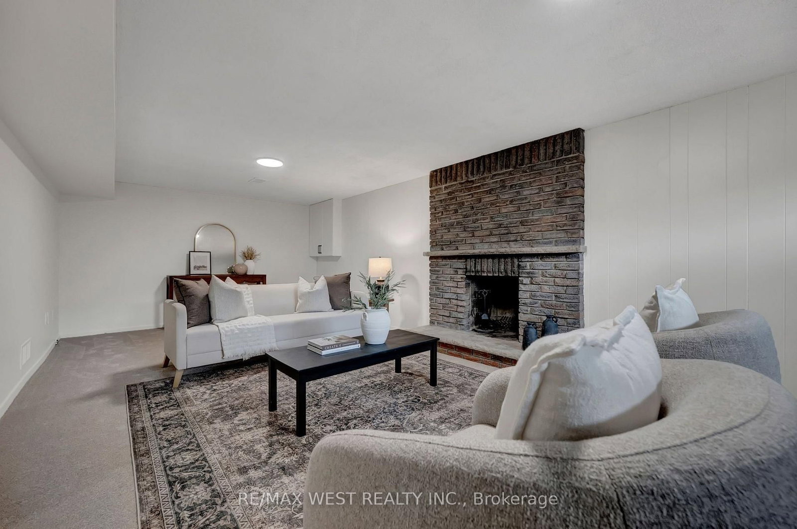 4 Flemington Court • Whitby, ON photo 37