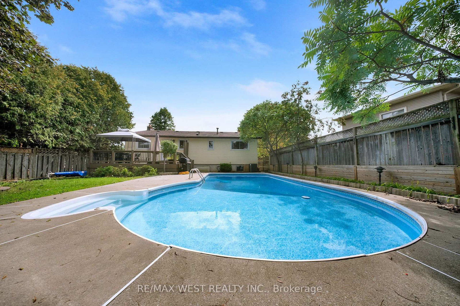 4 Flemington Court • Whitby, ON photo 5