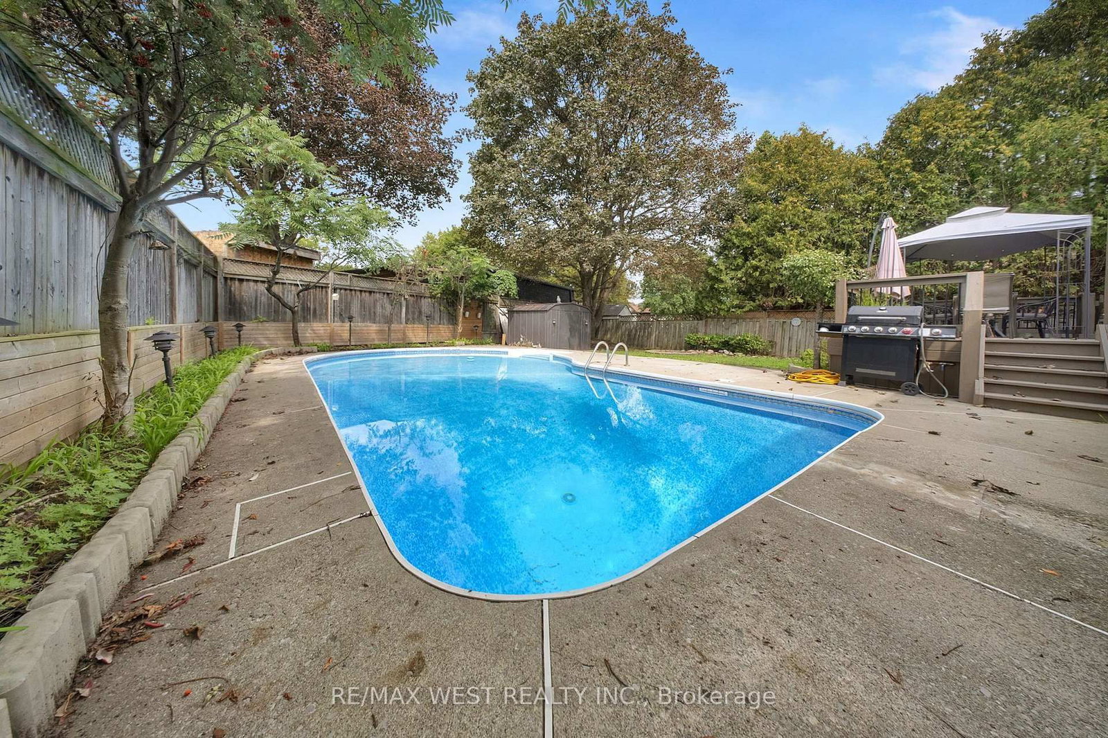 4 Flemington Court • Whitby, ON photo 7