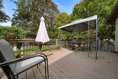 4 Flemington Court • Whitby, ON photo 9