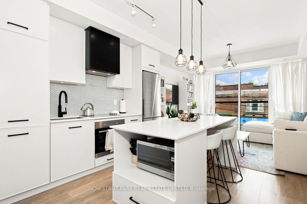899 Queen Street E • #205 • Toronto, ON photo 9