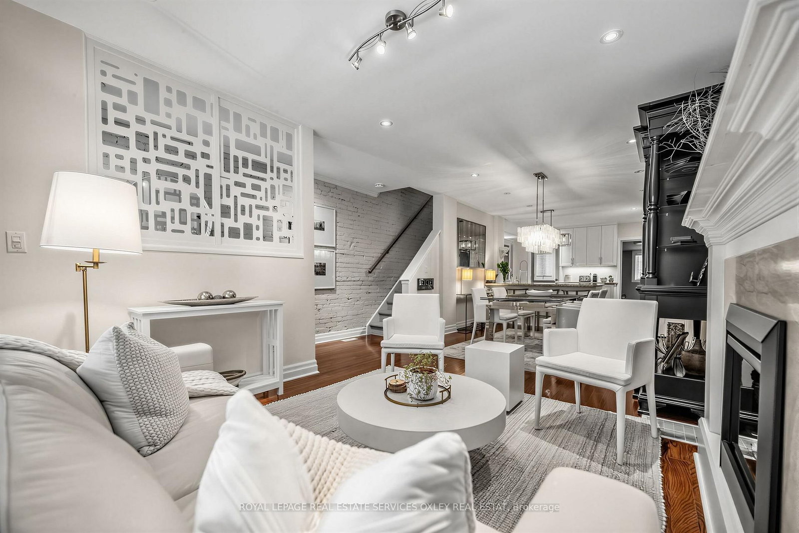 733 Woodbine Avenue • Toronto, ON photo 16
