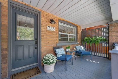 733 Woodbine Avenue • Toronto, ON photo 2