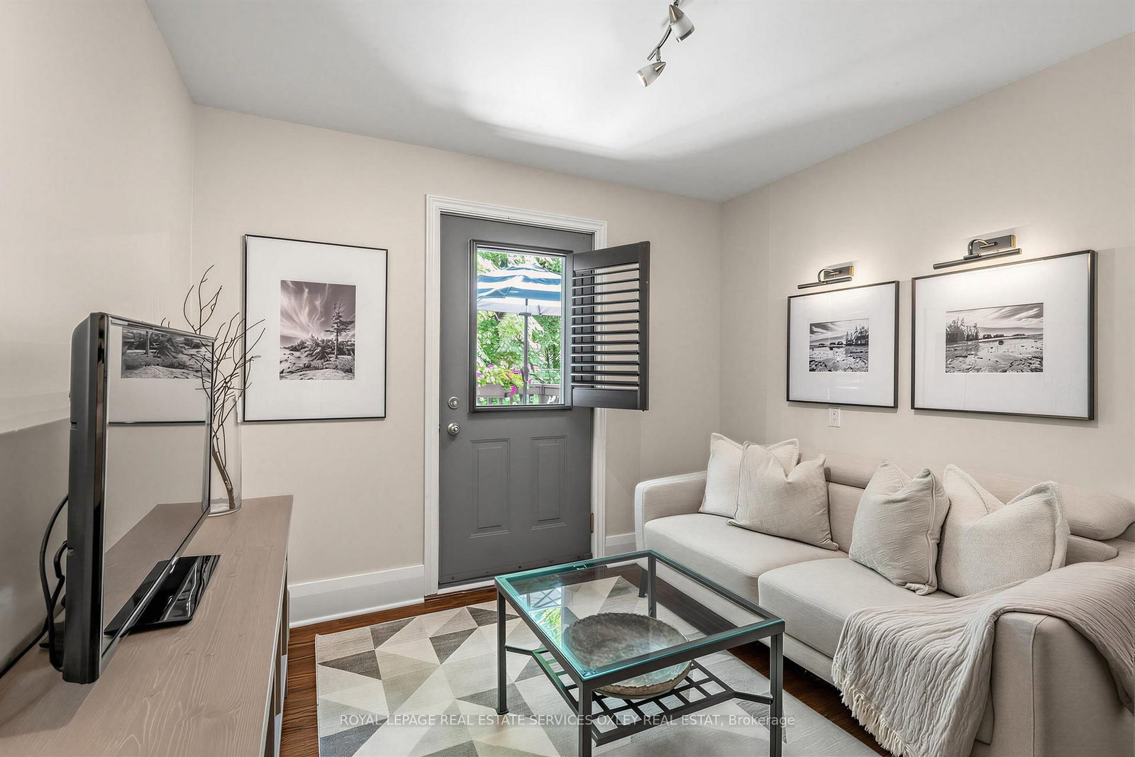 733 Woodbine Avenue • Toronto, ON photo 21