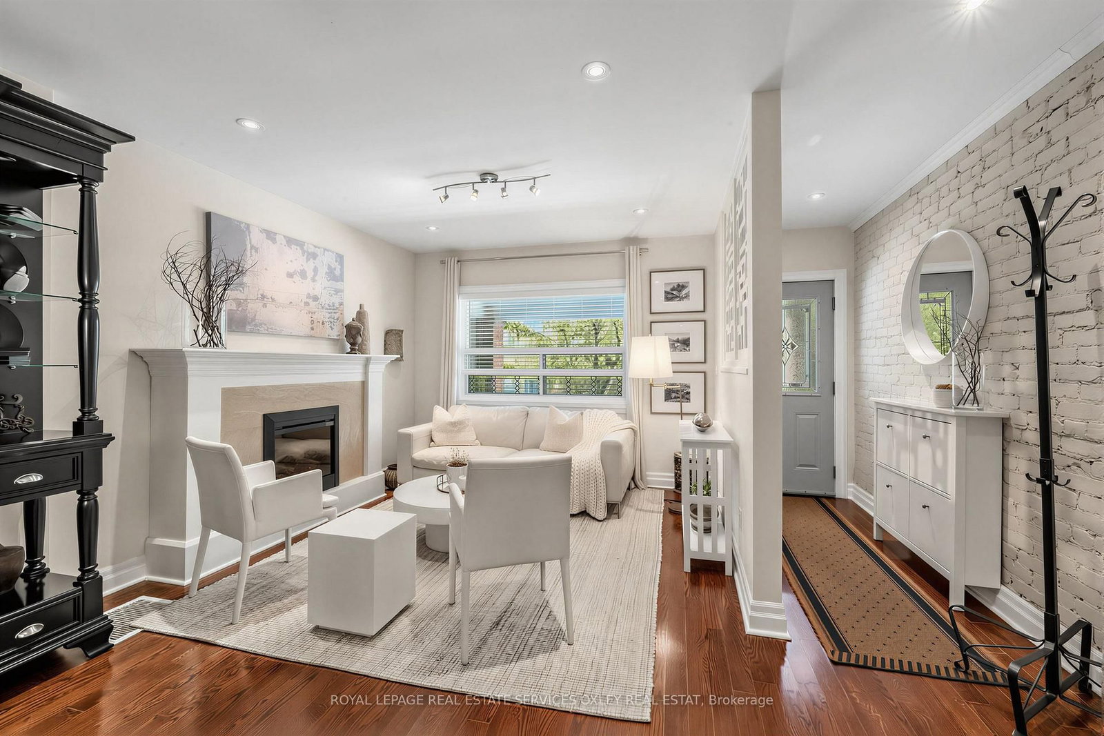 733 Woodbine Avenue • Toronto, ON photo 5