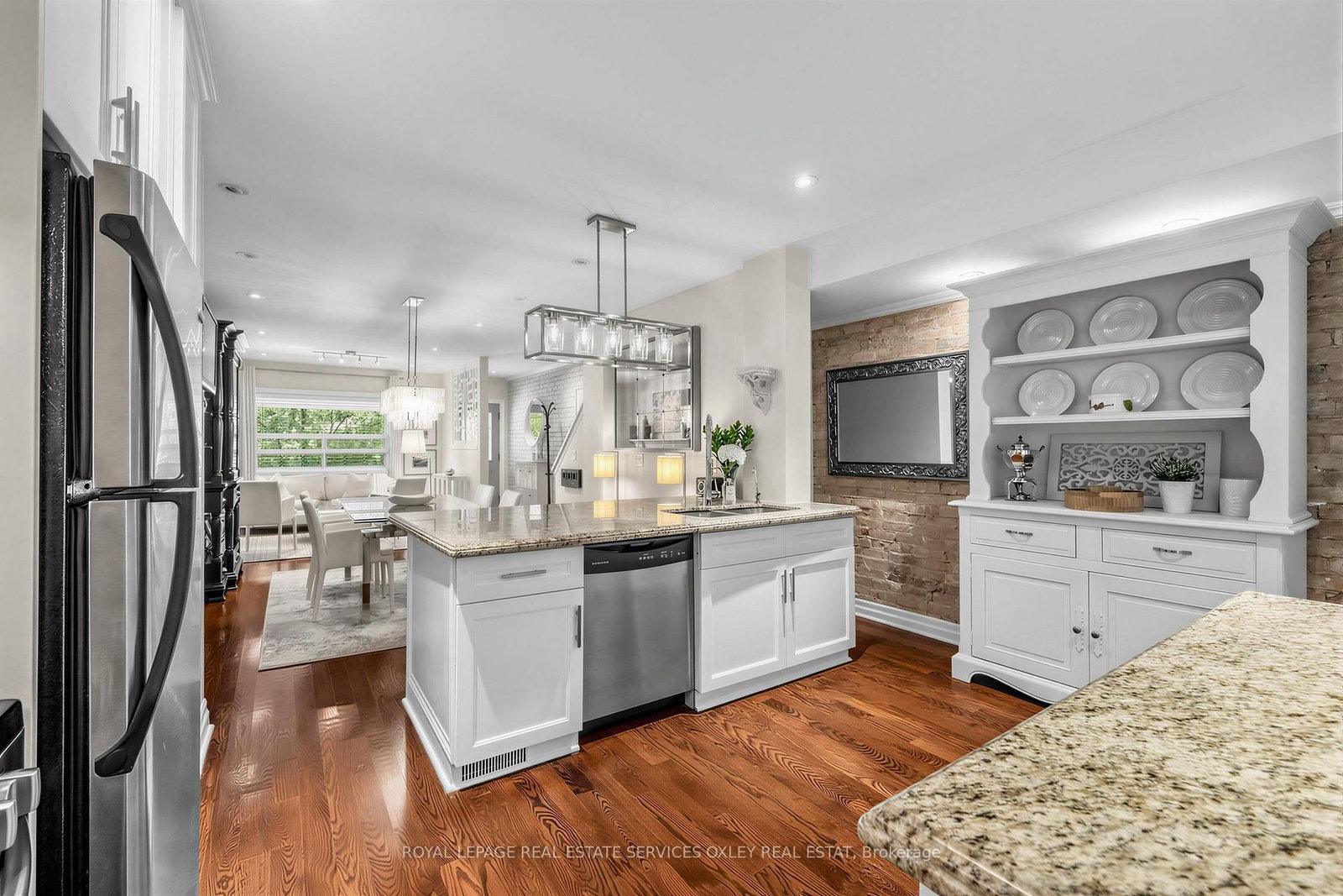 733 Woodbine Avenue • Toronto, ON photo 8