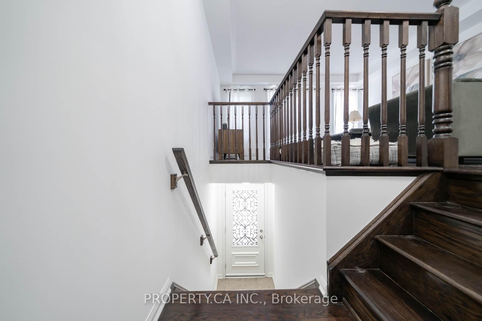 34 Ferguson Street • Toronto, ON photo 4