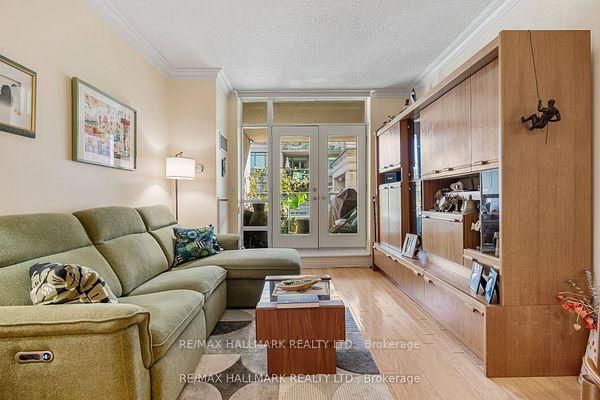 35 Boardwalk Drive • #222 • Toronto, ON photo 9