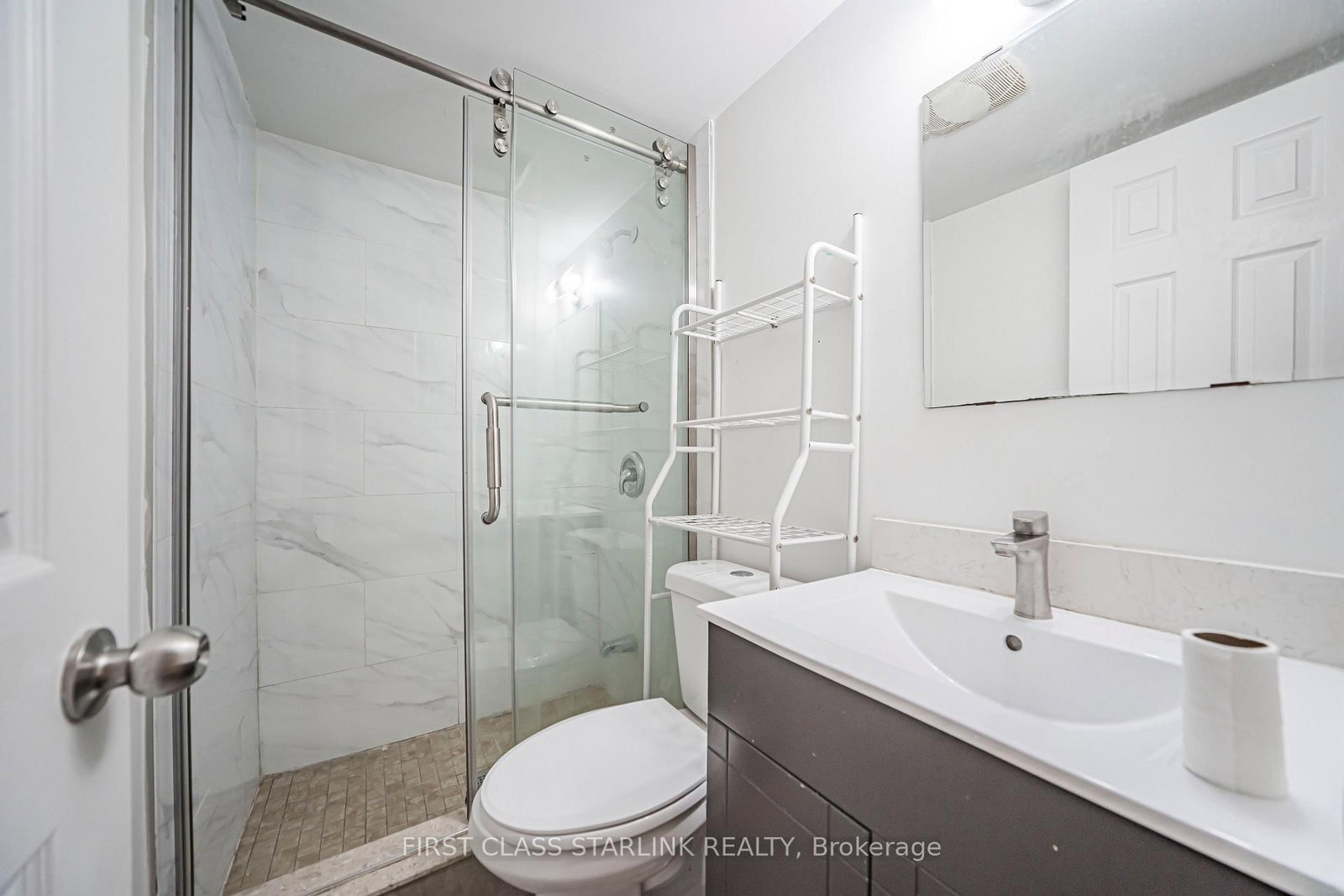 945 Gerrard Street E • Toronto, ON photo 16