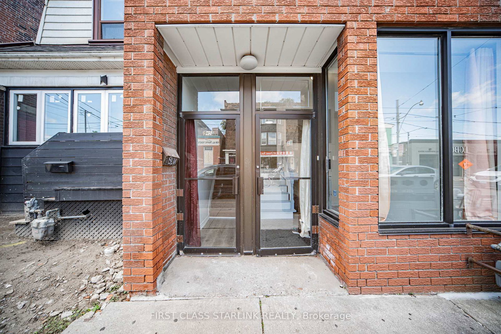 945 Gerrard Street E • Toronto, ON photo 2