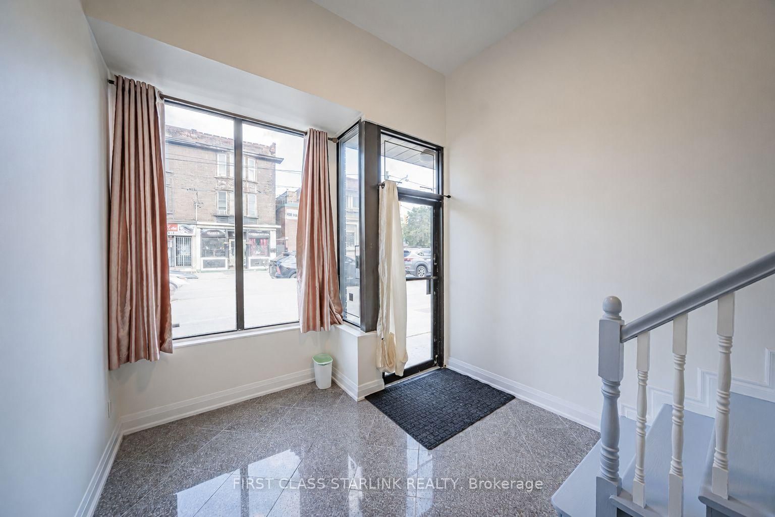 945 Gerrard Street E • Toronto, ON photo 3