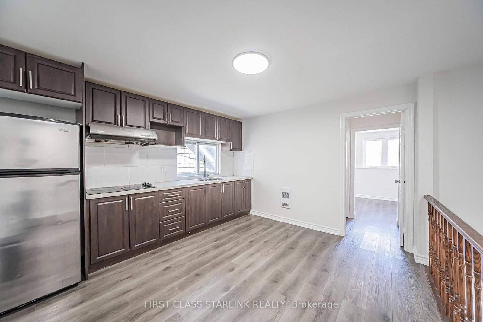 945 Gerrard Street E • Toronto, ON photo 30