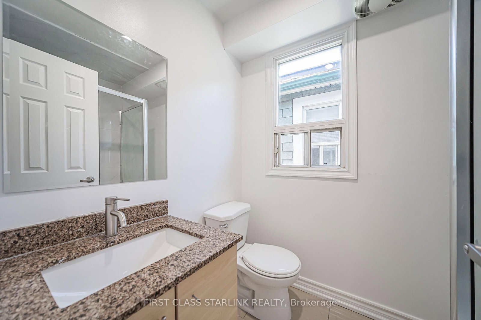 945 Gerrard Street E • Toronto, ON photo 39