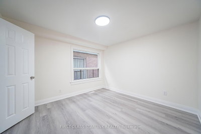 945 Gerrard Street E • Toronto, ON photo 9