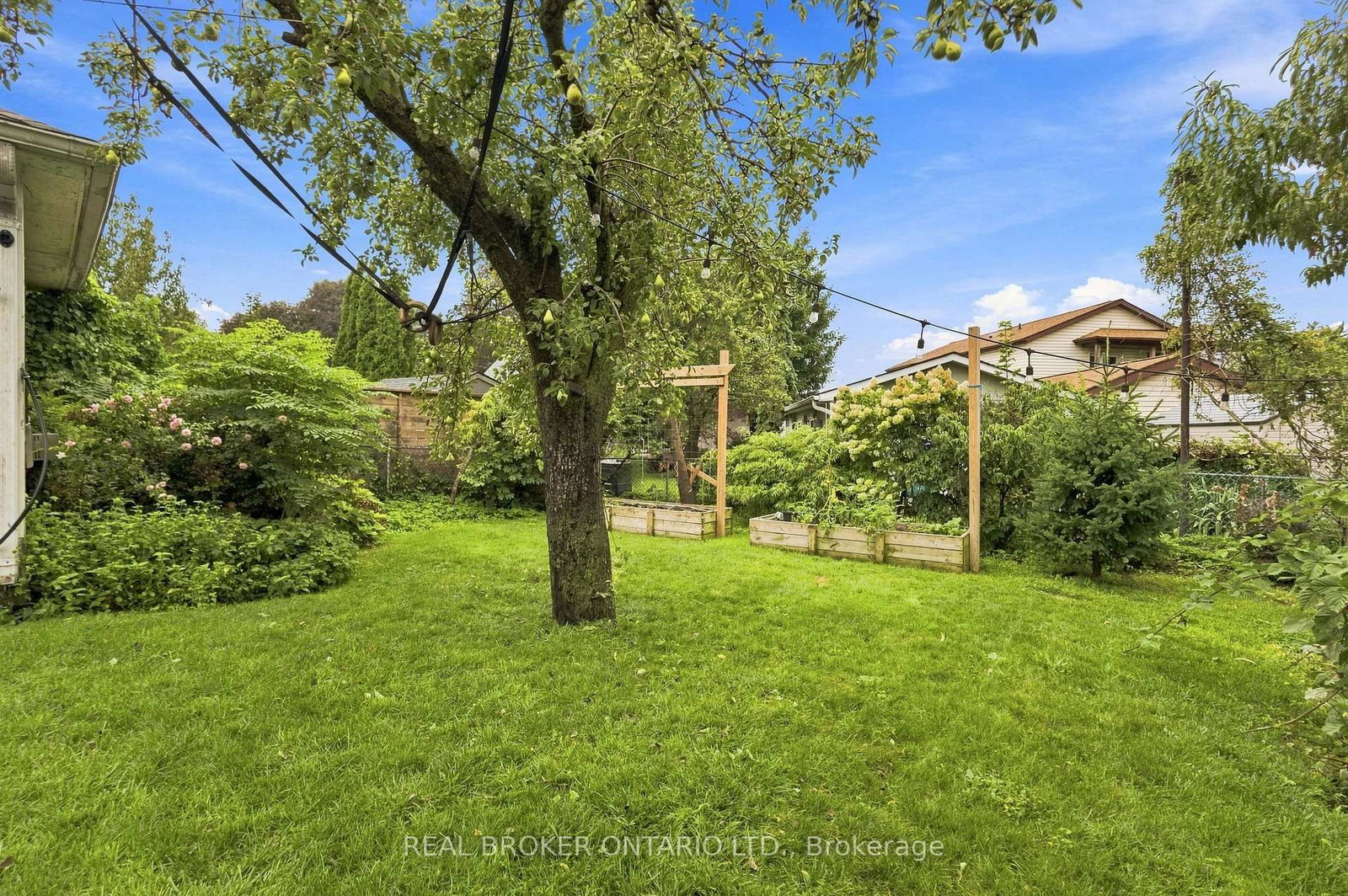 78 Squires Avenue • Toronto, ON photo 36