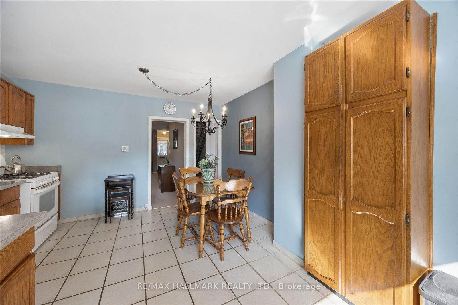 69 Alton Avenue • Toronto, ON photo 18