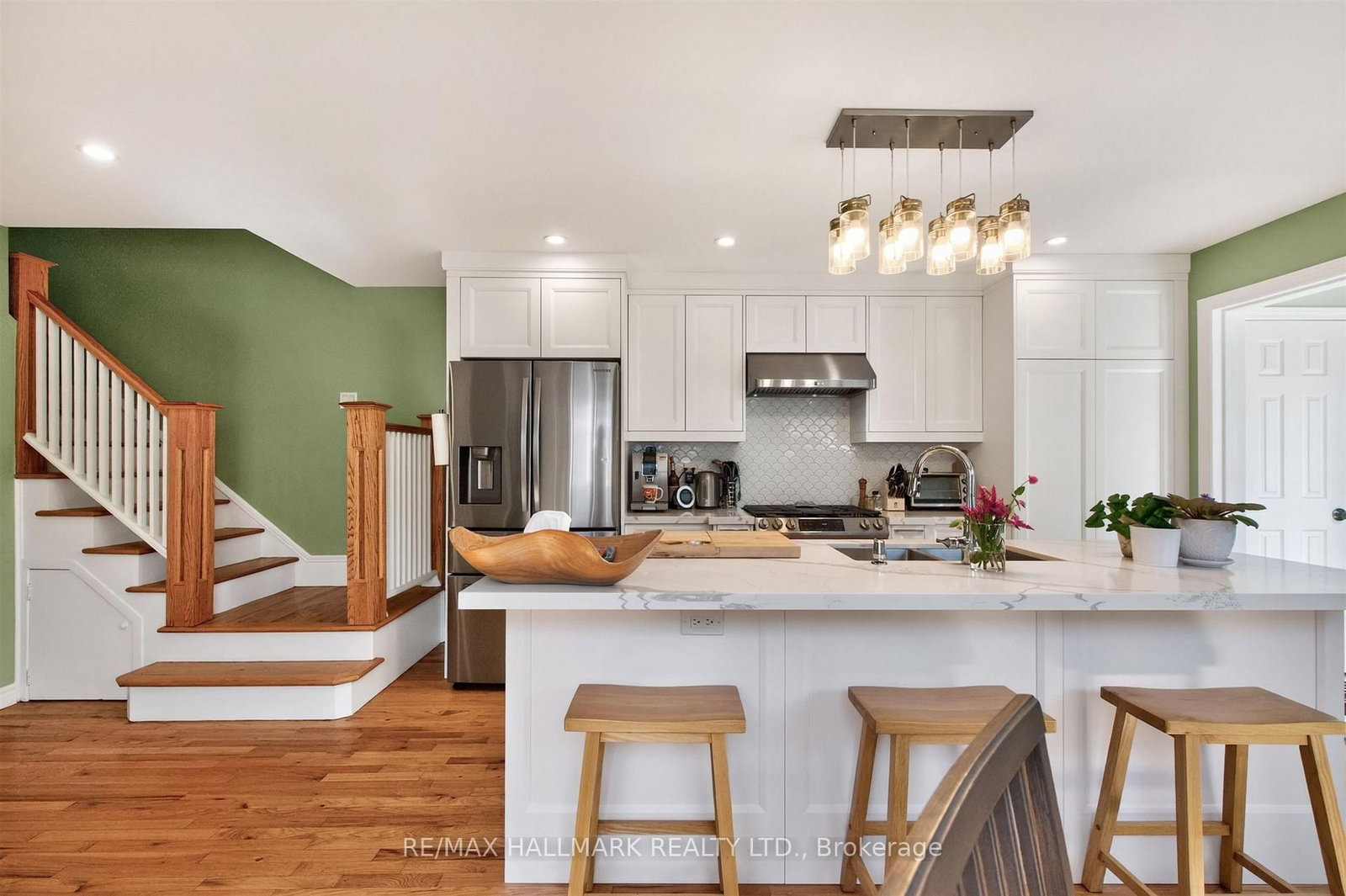 110 Harding Boulevard • Toronto, ON photo 6