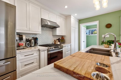 110 Harding Boulevard • Toronto, ON photo 8