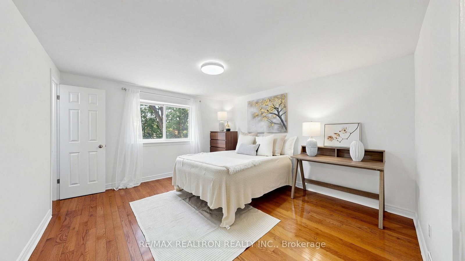 229 CHARTLAND Boulevard S • Toronto, ON photo 19