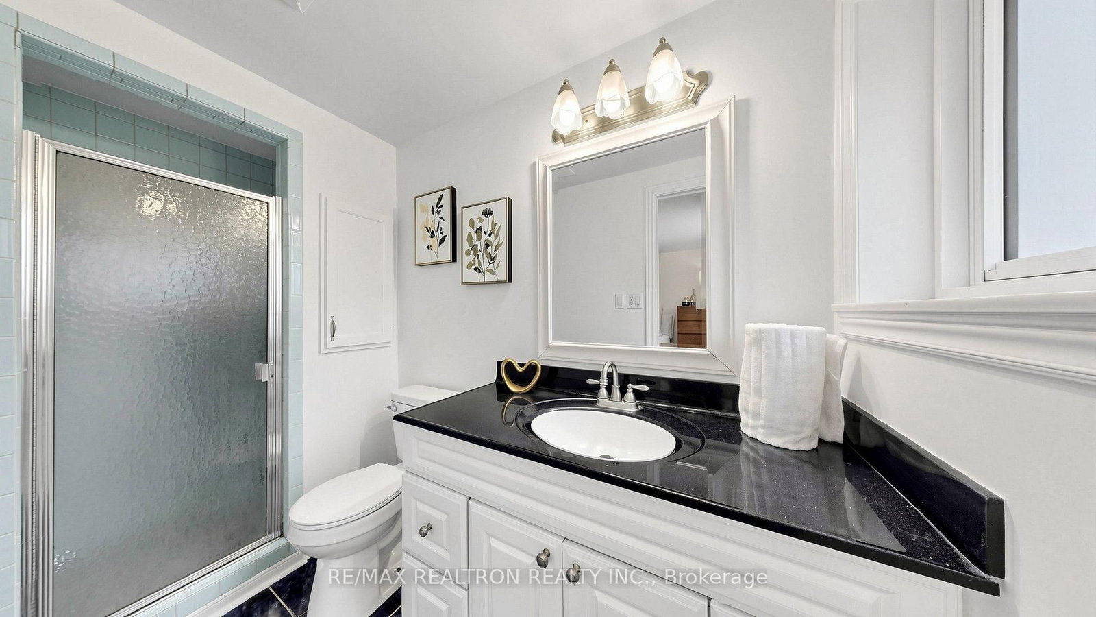 229 CHARTLAND Boulevard S • Toronto, ON photo 20