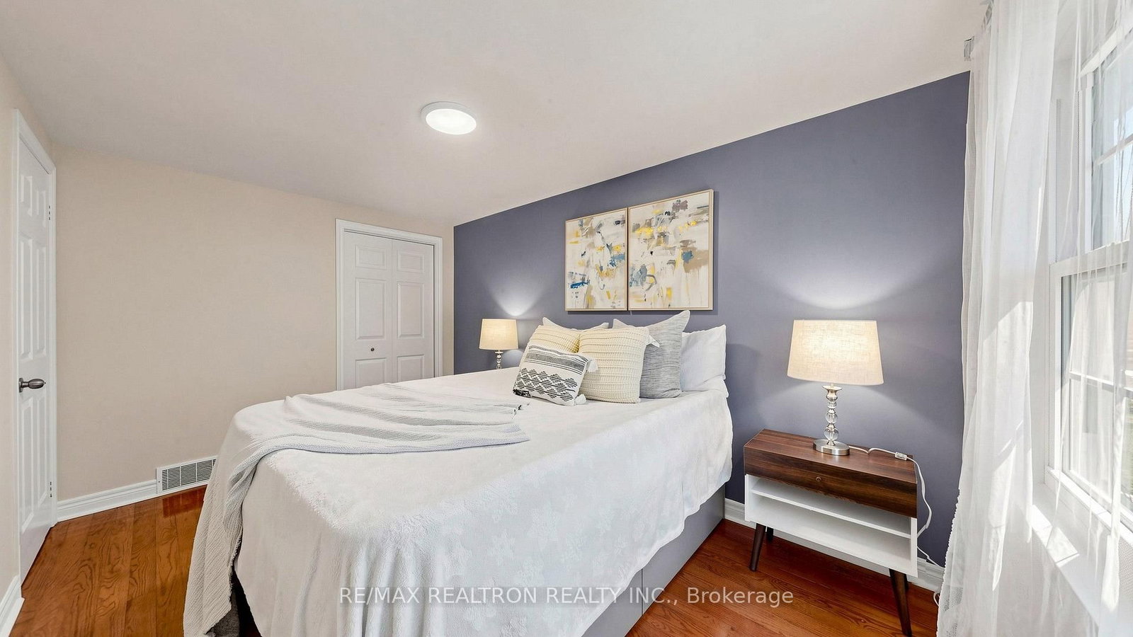 229 CHARTLAND Boulevard S • Toronto, ON photo 23