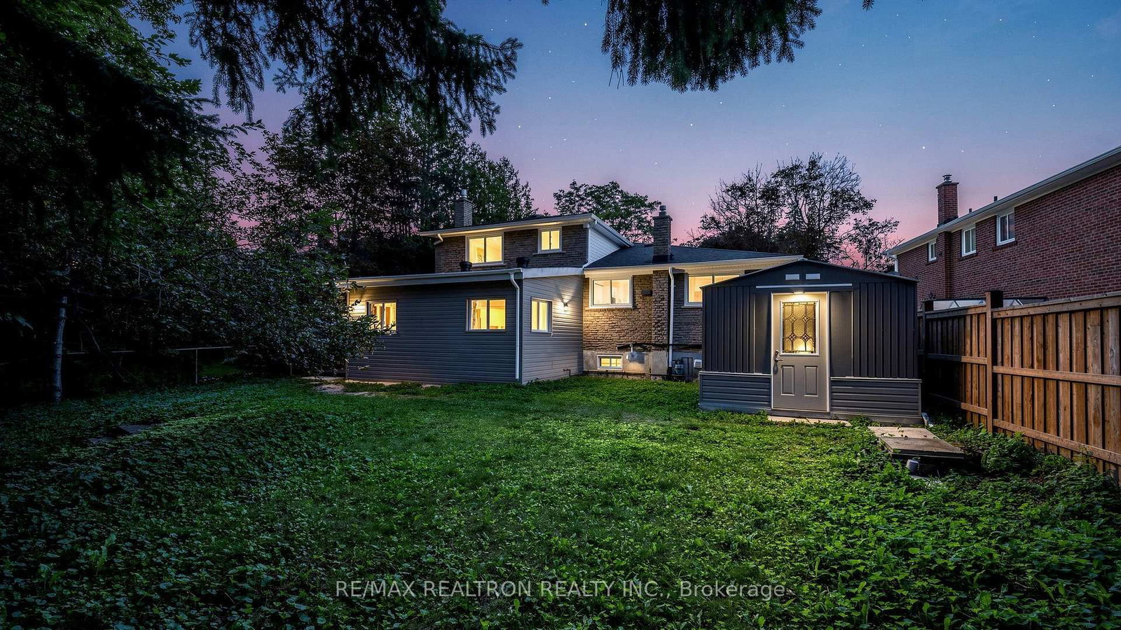 229 CHARTLAND Boulevard S • Toronto, ON photo 43