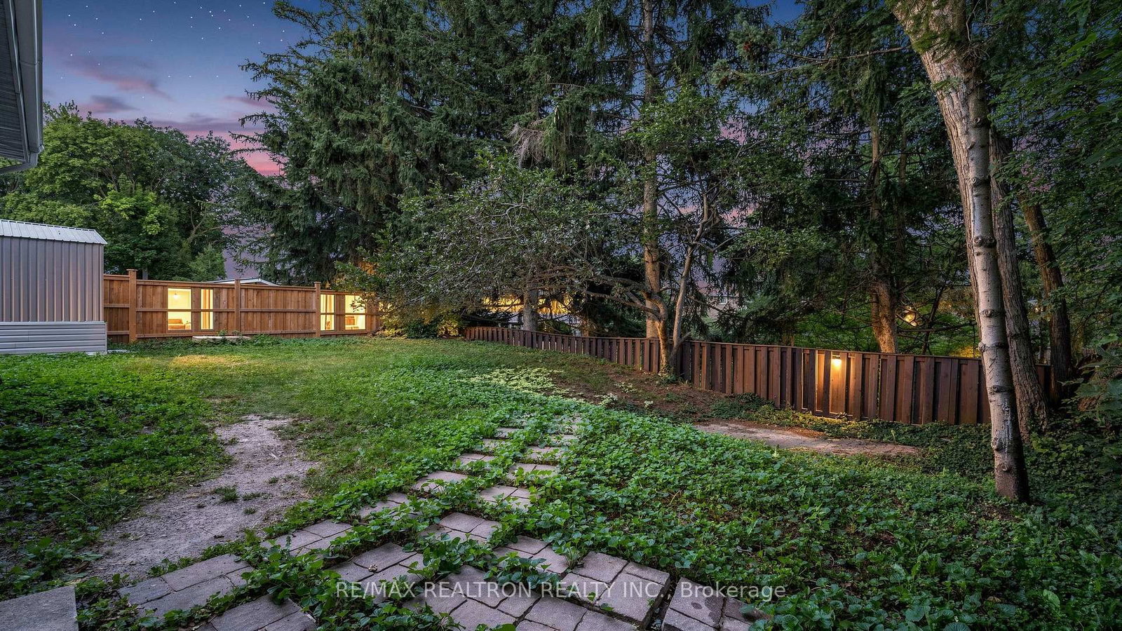 229 CHARTLAND Boulevard S • Toronto, ON photo 46