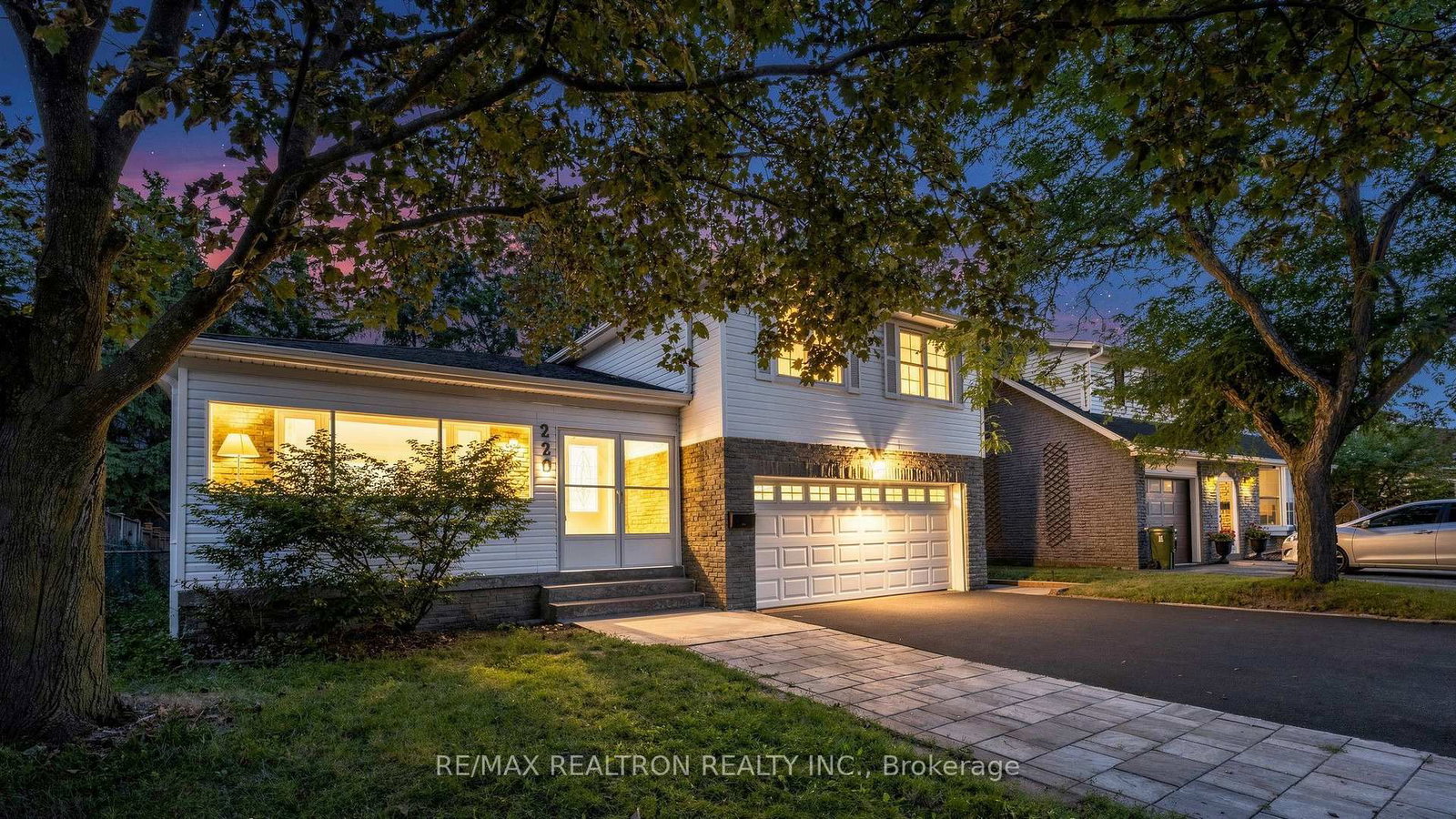 229 CHARTLAND Boulevard S • Toronto, ON photo 48