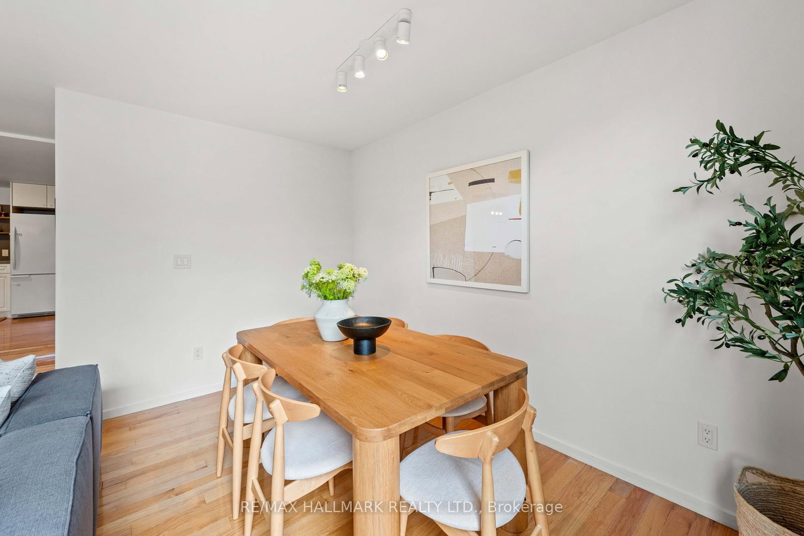 92 Chisholm Avenue • Toronto, ON photo 20