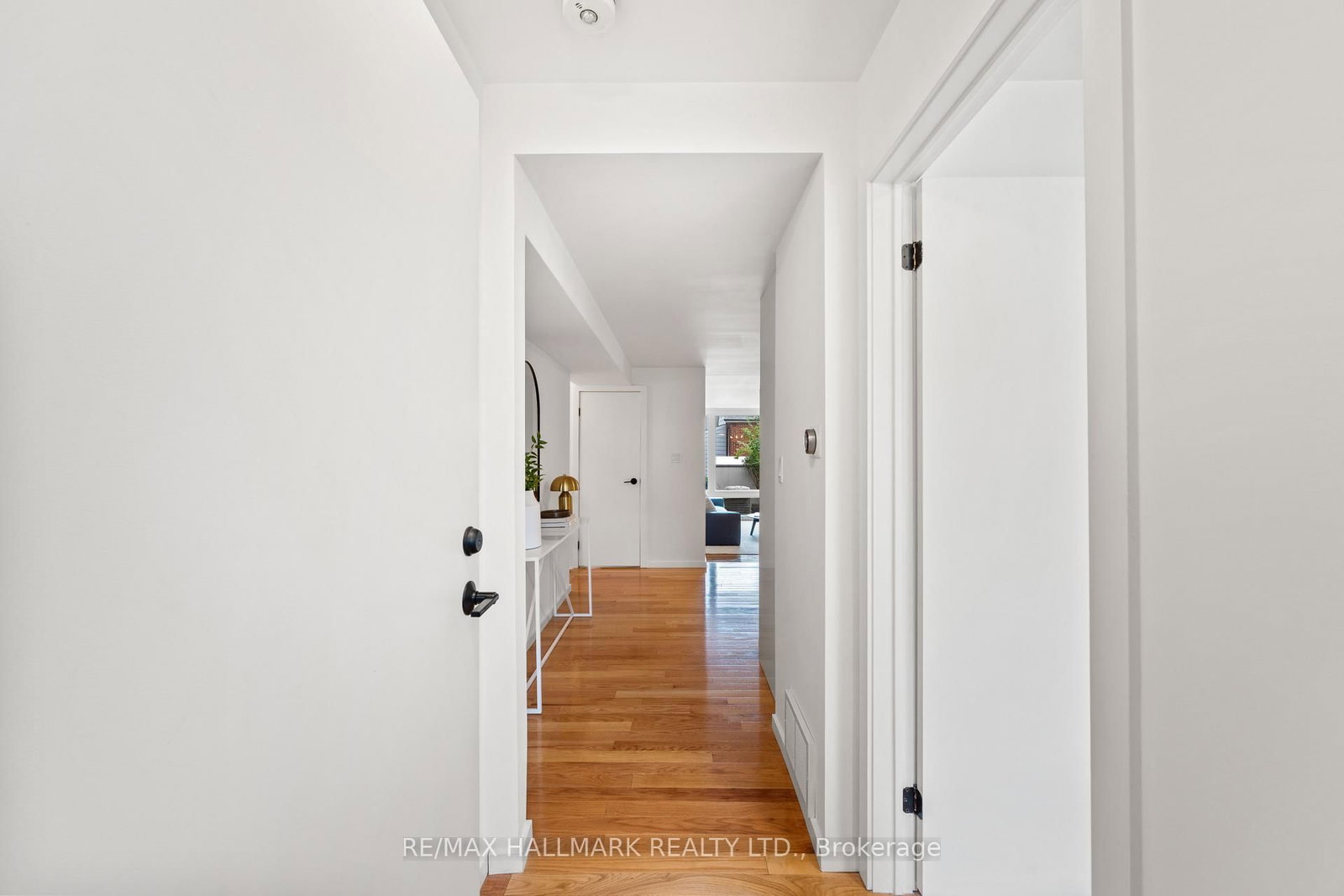 92 Chisholm Avenue • Toronto, ON photo 6