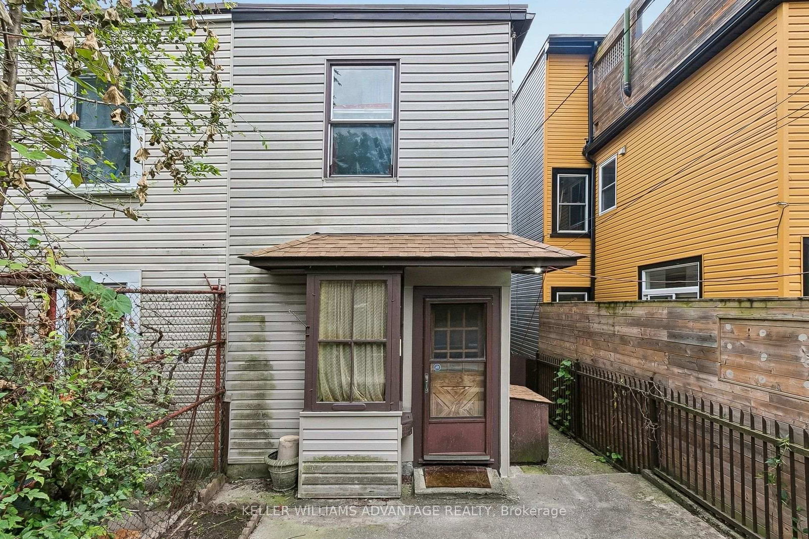 32 Dingwall Avenue E • Toronto, ON photo 36