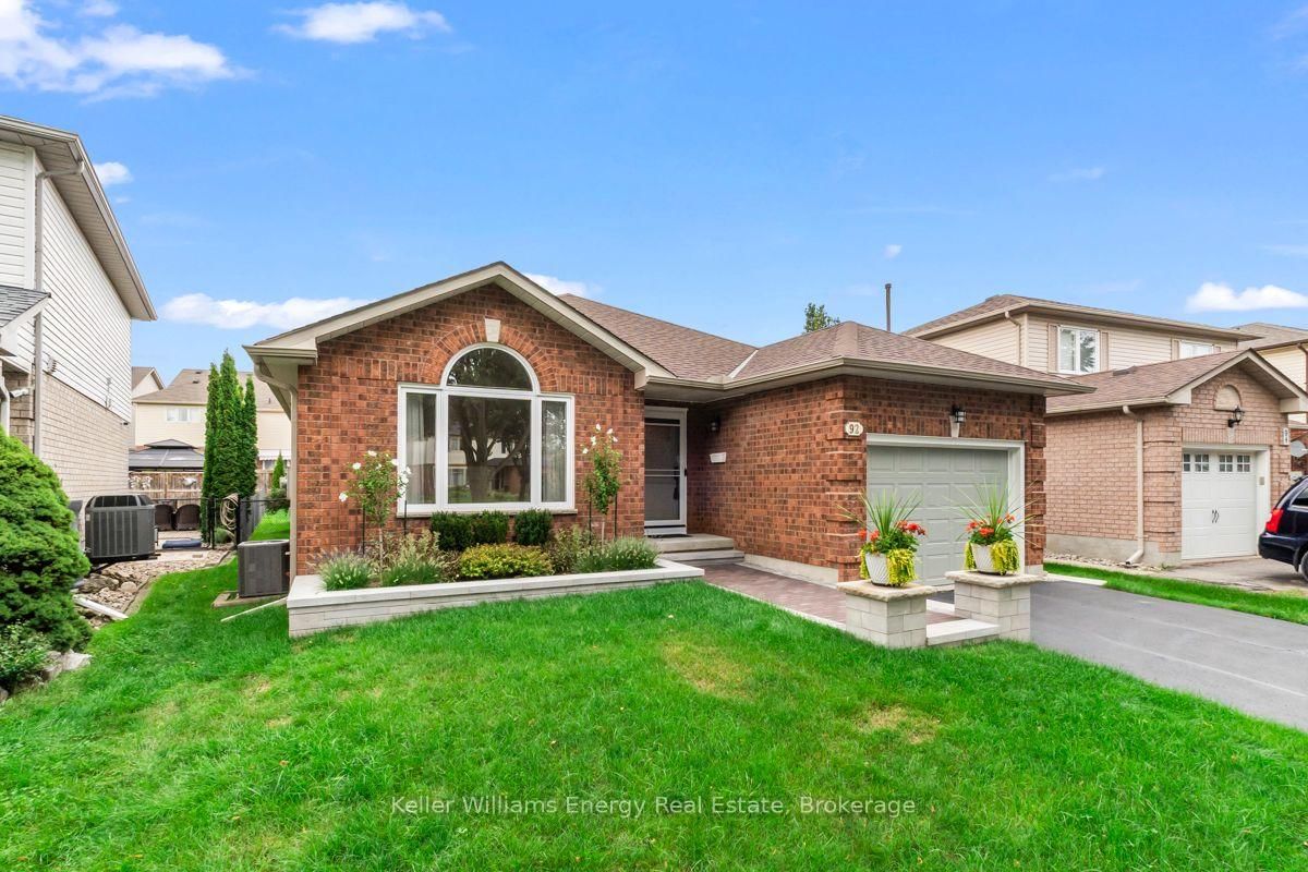 92 George Reynolds Drive • Clarington, ON photo 4