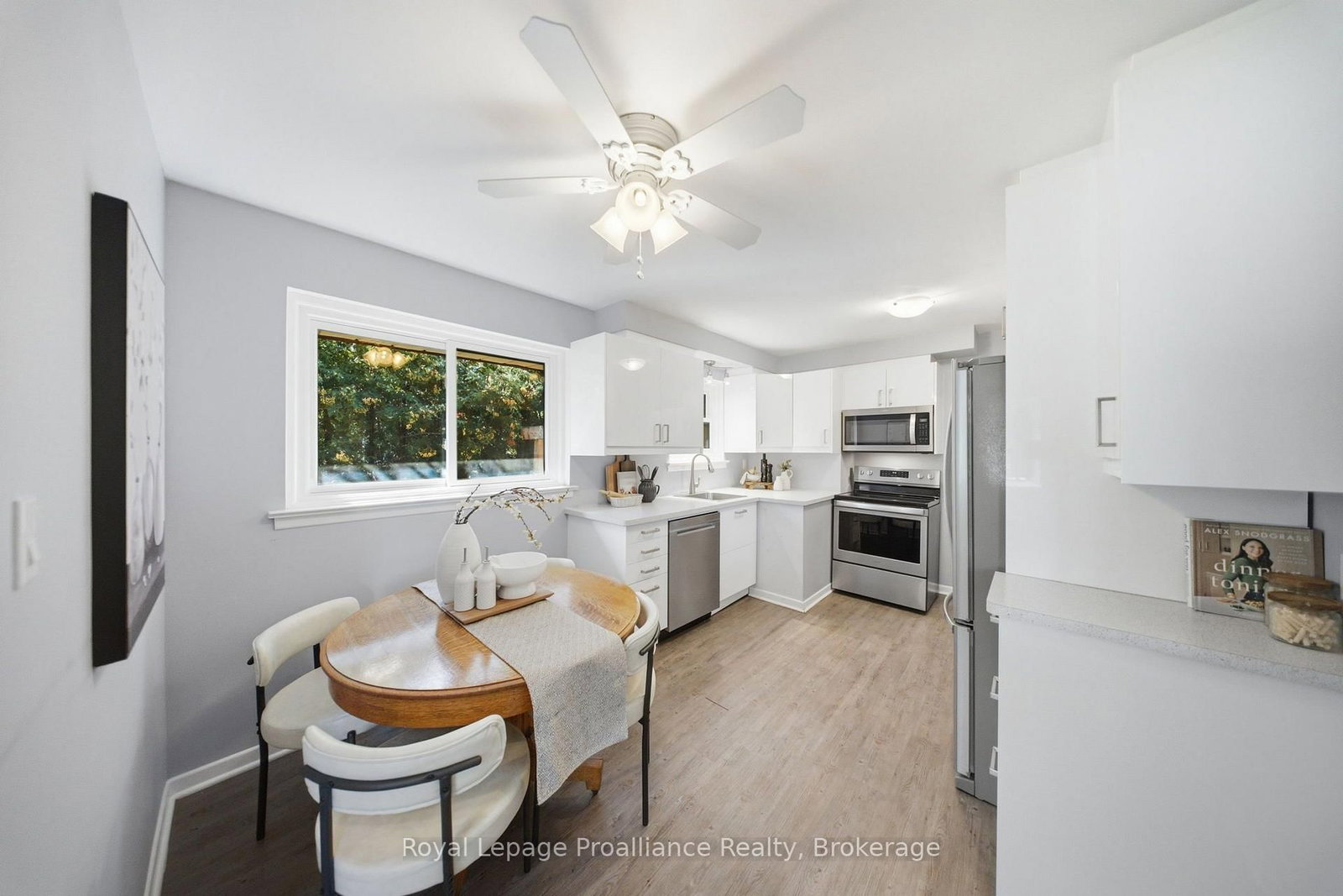 400 Harris Street • Whitby, ON photo 11