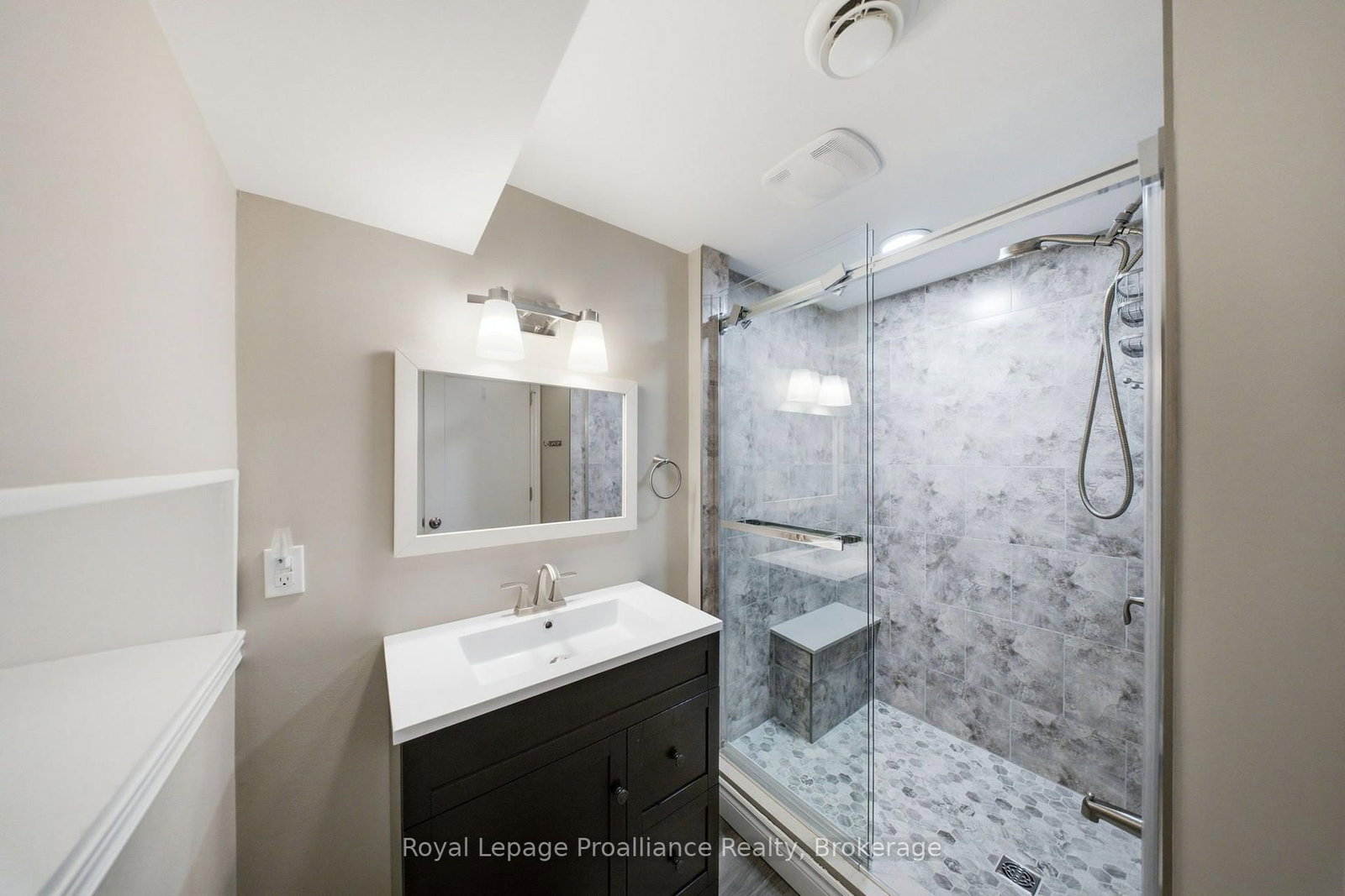 400 Harris Street • Whitby, ON photo 31