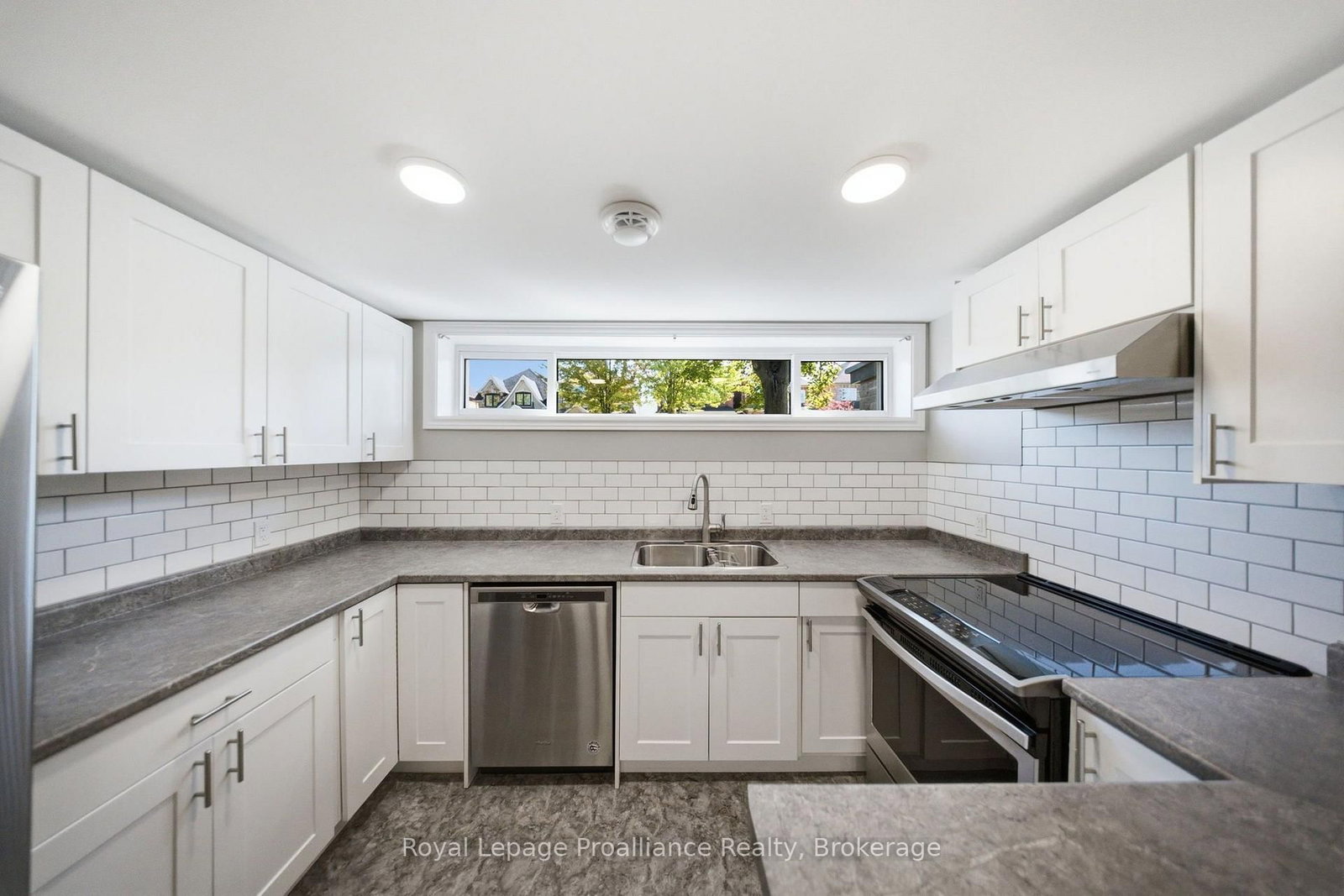 400 Harris Street • Whitby, ON photo 36