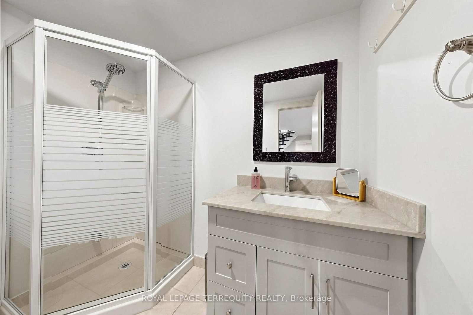 10 Roberson Drive • Ajax, ON photo 33