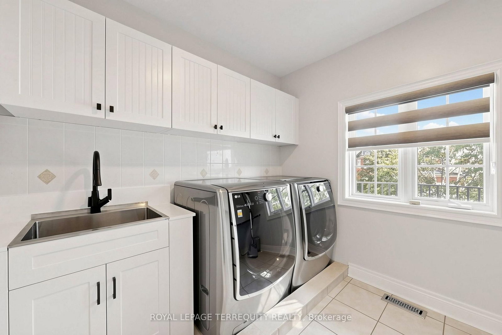 10 Roberson Drive • Ajax, ON photo 34