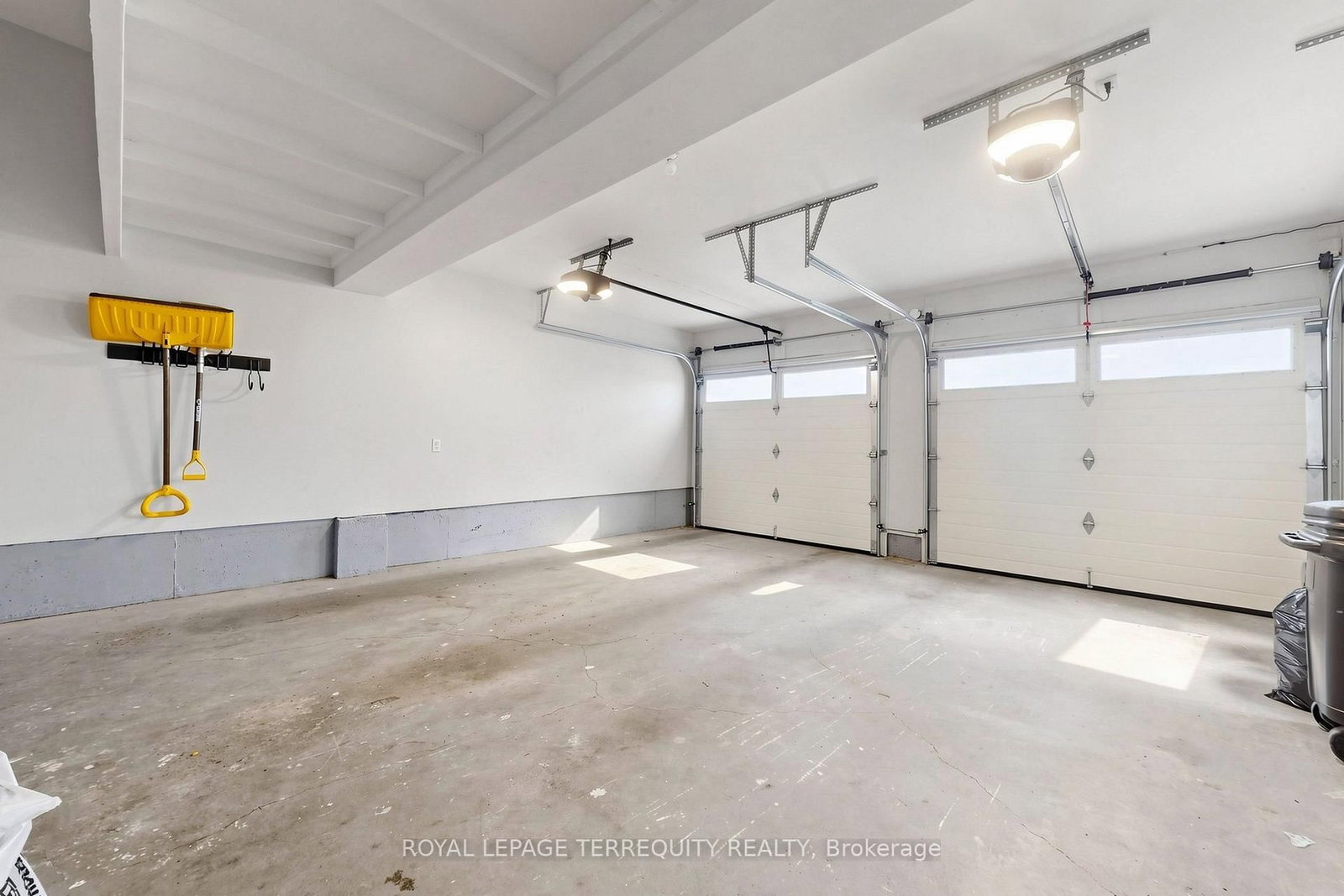 10 Roberson Drive • Ajax, ON photo 35