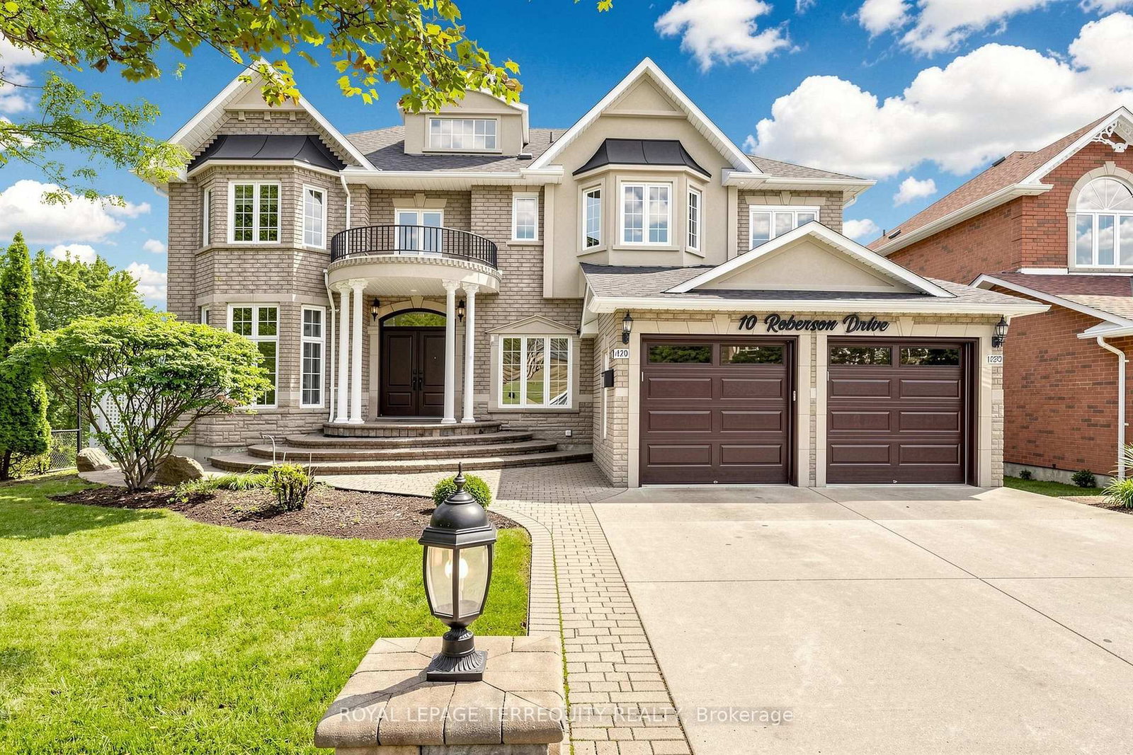 10 Roberson Drive • Ajax, ON photo 4
