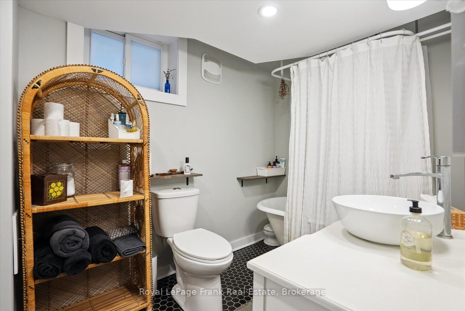 108 Greenwood Avenue • Toronto, ON photo 34