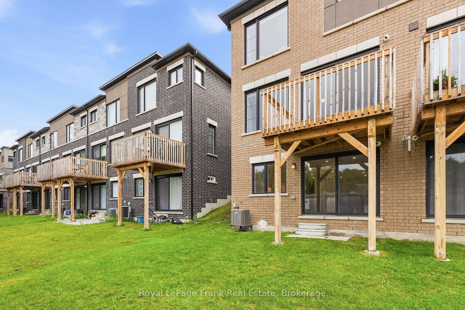 63 Pine Gate Place • Whitby, ON photo 50
