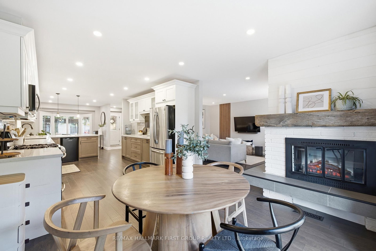1896 New Street • Pickering, ON photo 15