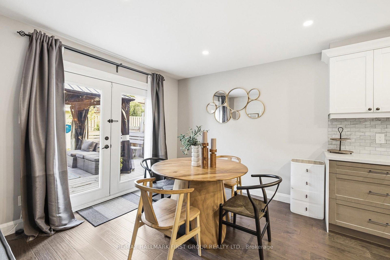 1896 New Street • Pickering, ON photo 16