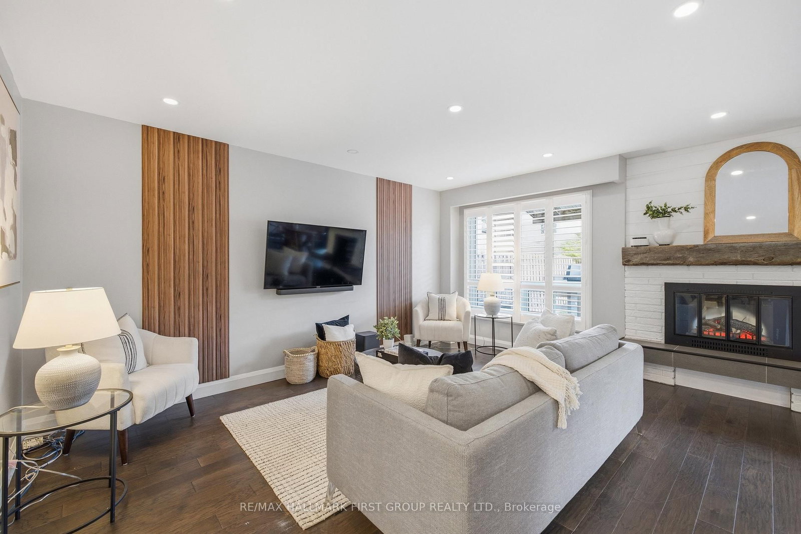 1896 New Street • Pickering, ON photo 19