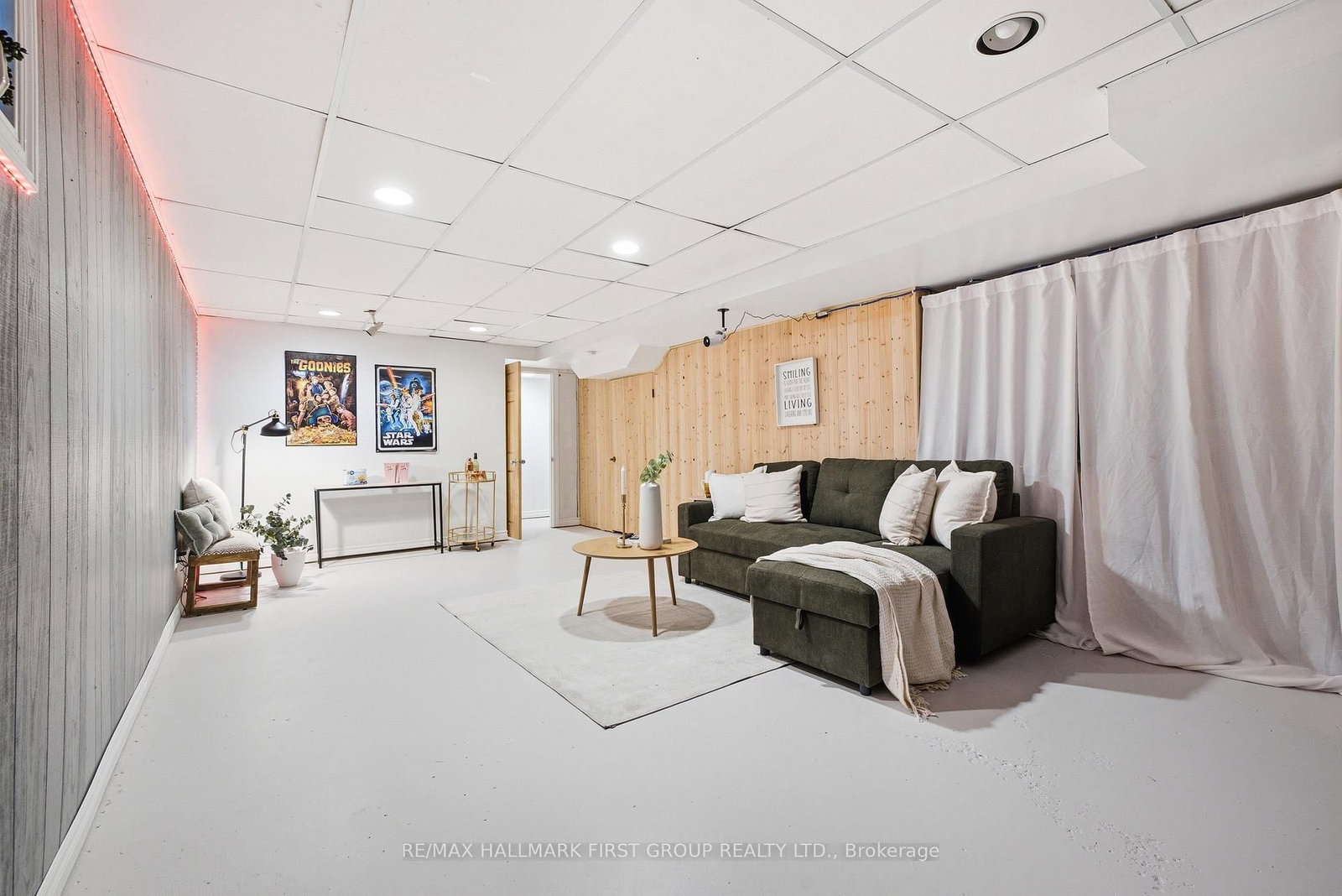 1896 New Street • Pickering, ON photo 36