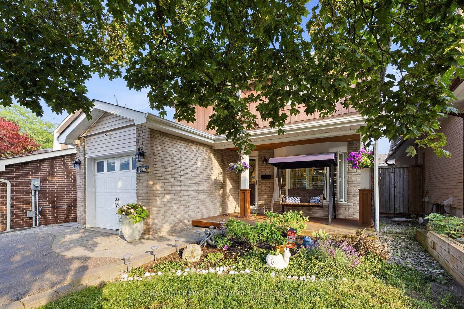 1896 New Street • Pickering, ON photo 4