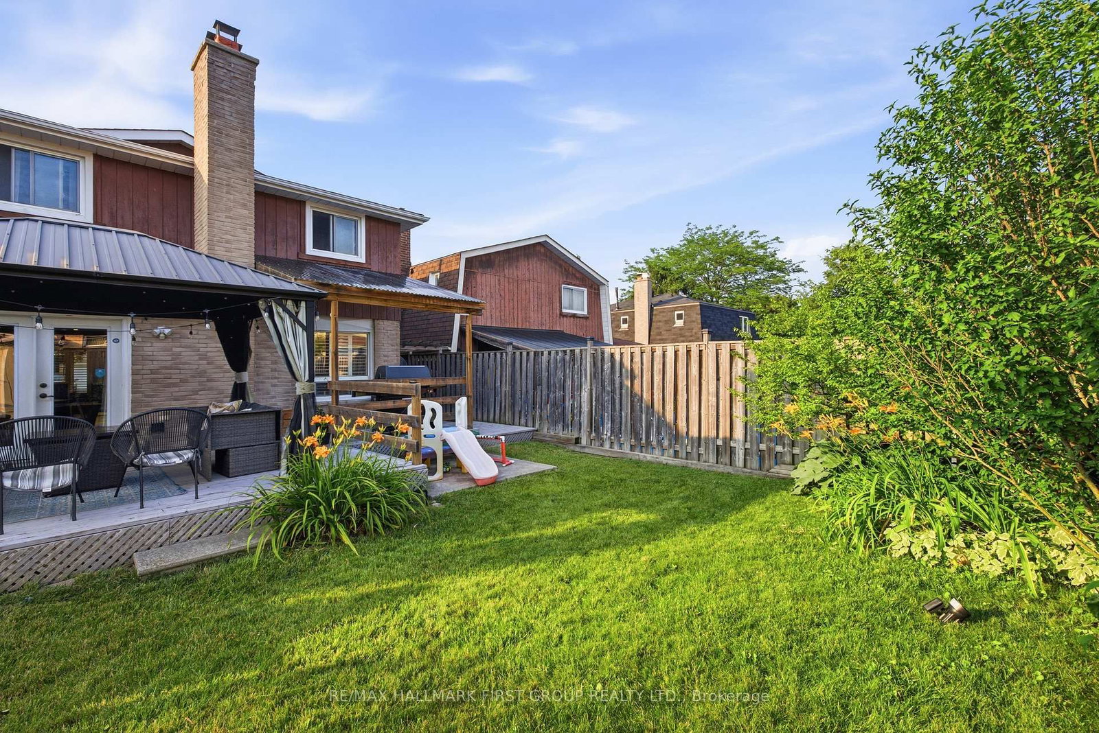 1896 New Street • Pickering, ON photo 46